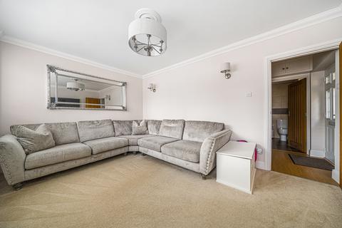 2 Laura Drive, Hextable, Swanley, BR8 7RX