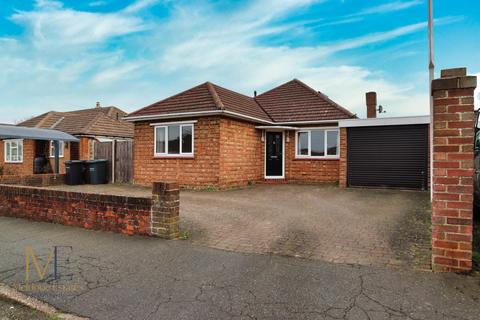 3 bedroom detached bungalow for sale, Meopham, Meopham DA13