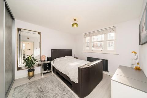 2 bedroom flat to rent, Colville Terrace, London W11