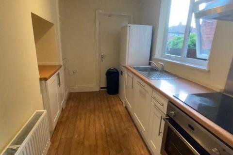 4 bedroom semi-detached house to rent, Marlborough Road, Nottingham NG9