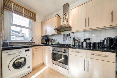 2 bedroom maisonette for sale, Gabriel Street, London SE23