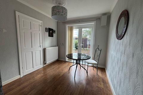 3 bedroom semi-detached house to rent, Edendale Drive, Manchester, M22