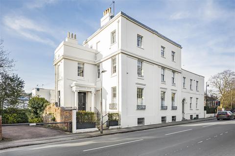 2 bedroom apartment for sale, Park Place, Cheltenham