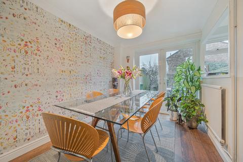 17 Mansel Close, Guildford, GU2 9RF