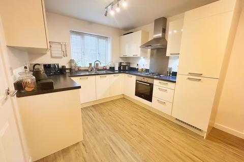 3 bedroom semi-detached house to rent, River Way, Ipswich IP6