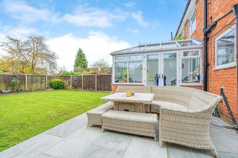 1 Gaveston Close, Byfleet, West Byfleet, KT14 7HE