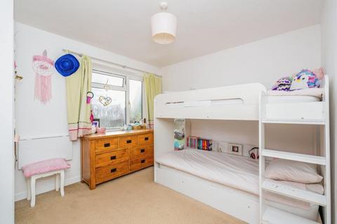 1 Gaveston Close, Byfleet, West Byfleet, KT14 7HE