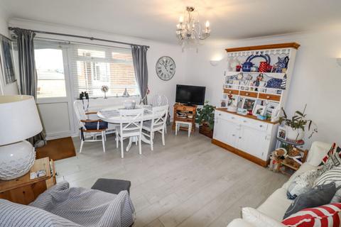 2 bedroom flat for sale, Seafront, Hayling Island