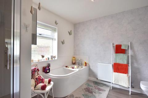 3 bedroom detached bungalow for sale, Kerry, Newtown