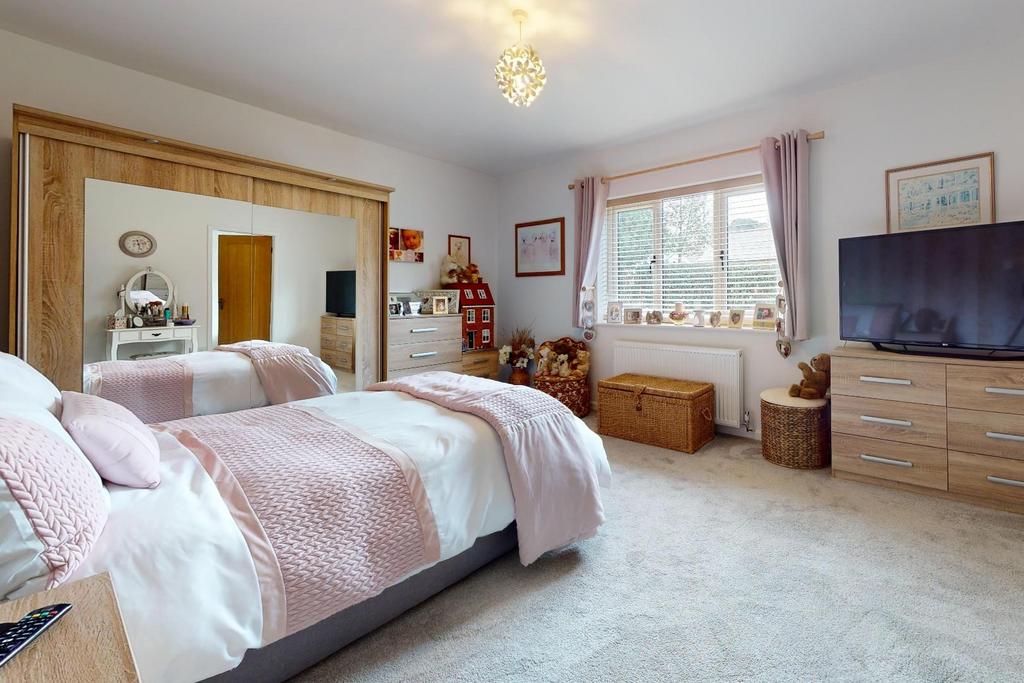 Bed 1.jpg