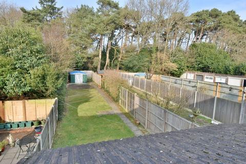 3 bedroom terraced house for sale, Ringwood Road, Ferndown, BH22