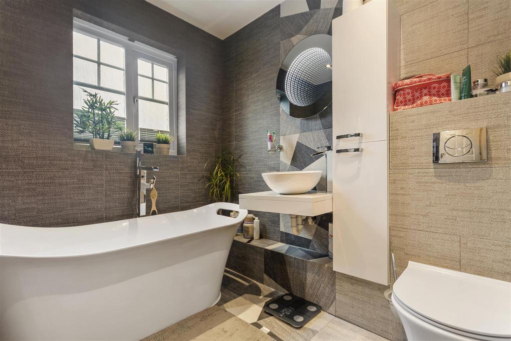 Luxury house bathroom