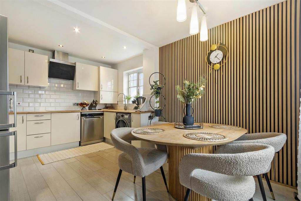 Modern dning kitchen