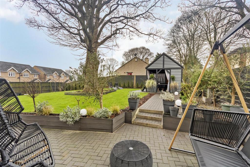 Enclosed garden