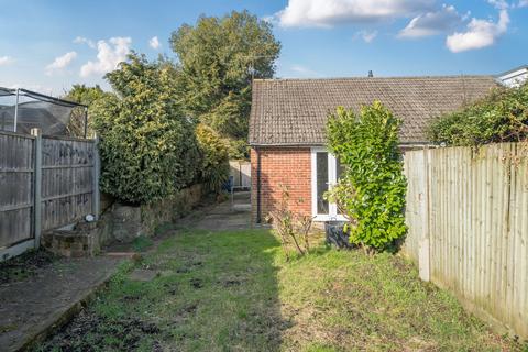 1 bedroom bungalow for sale, Rankine Close, Badshot Lea, Farnham, GU9