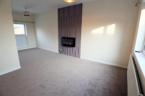 2 bedroom apartment to rent, High Street, Oakham LE15