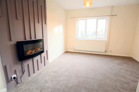 2 bedroom apartment to rent, High Street, Oakham LE15