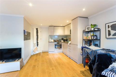 3 bedroom apartment to rent, Green Lanes, London, N16