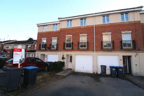 3 bedroom terraced house to rent, Viaduct Close, Clifton