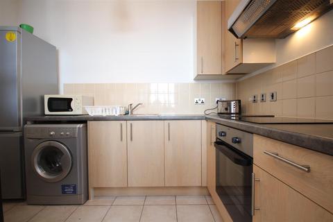 1 bedroom flat to rent, Bromyard House, Bromyard Avenue, Acton W3 7BF