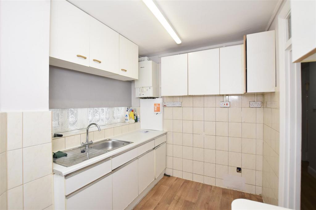 Kitchen..JPG