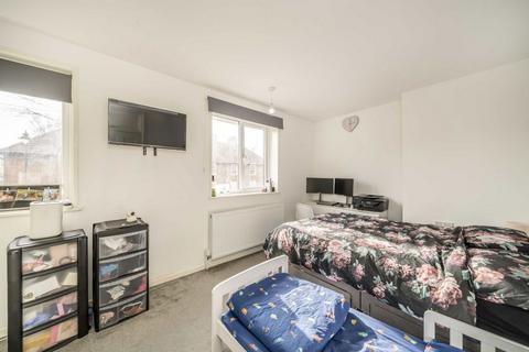 3 bedroom terraced house for sale, Laurie Road, London W7