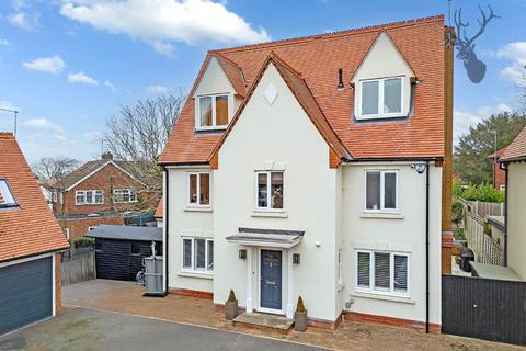 5 bedroom detached house for sale, Church Fields, Epping