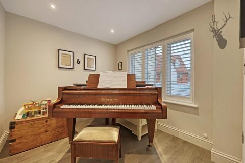 5 Church Field, Epping, CM16 4RF