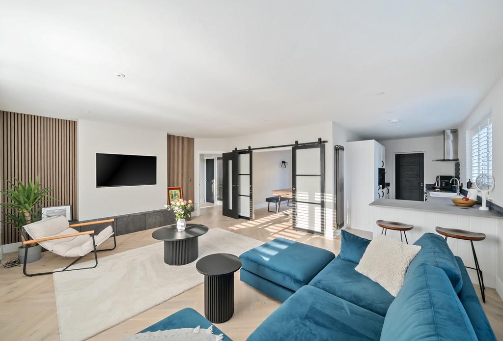 Lounge/Kitchen