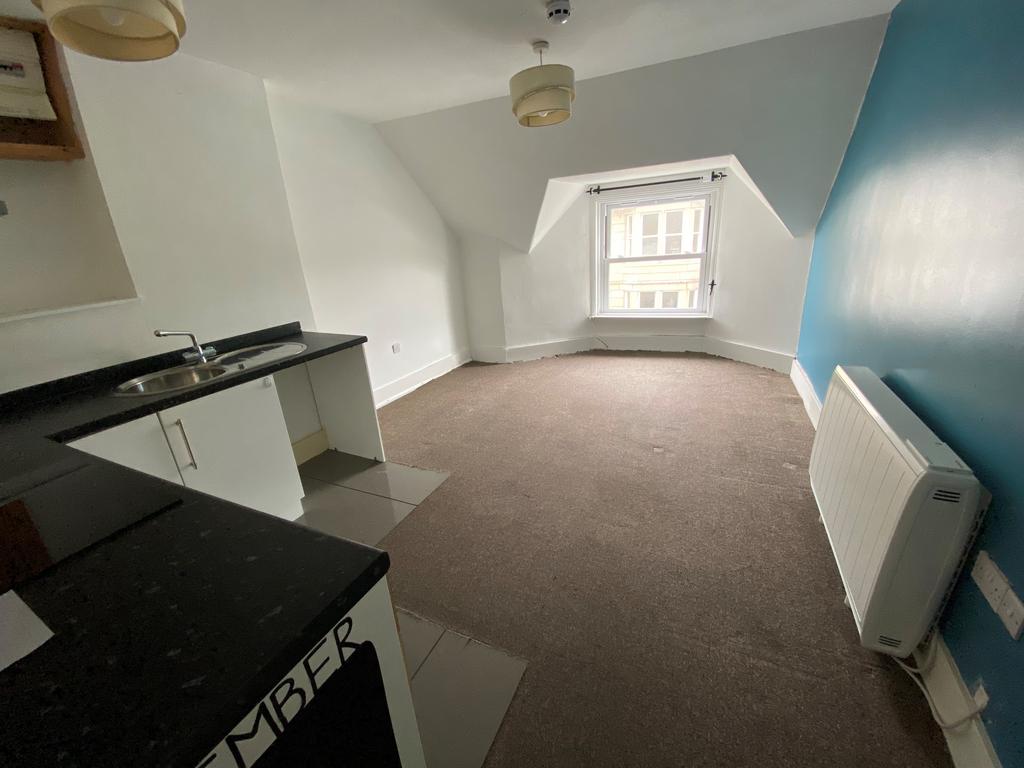Kitchen/Living Room