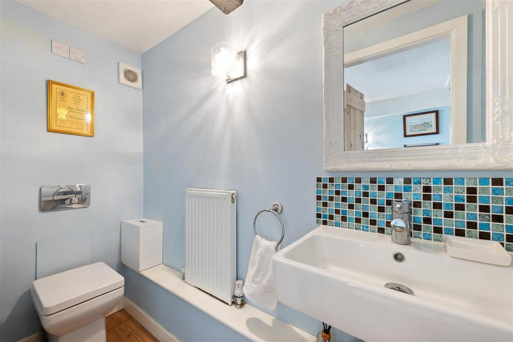 Ground floor cloak room