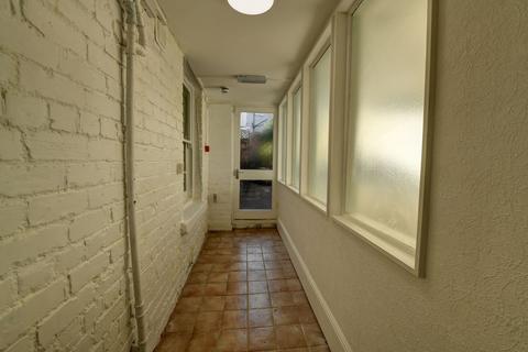 1 bedroom flat to rent, Abergele Road, Colwyn Bay, LL29