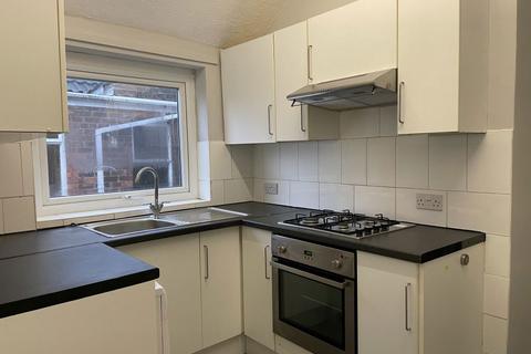 2 bedroom flat to rent, 789A Hessle High Road, Hull, HU4 6QE