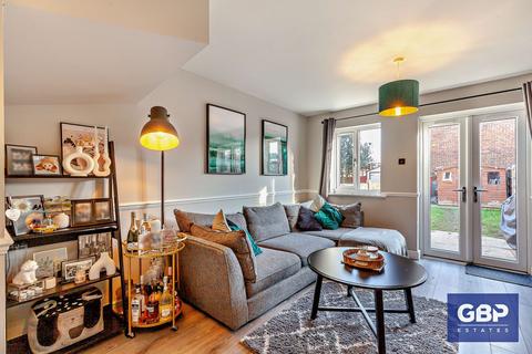13 Dandelion Close, Rush Green, Romford, RM7 0YY