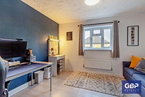 13 Dandelion Close, Rush Green, Romford, RM7 0YY