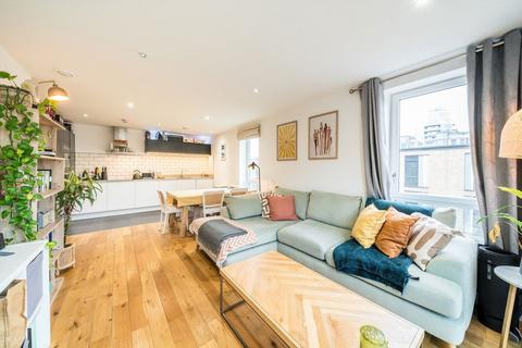 2 bedroom flat to rent, Eltringham Street, London SW18