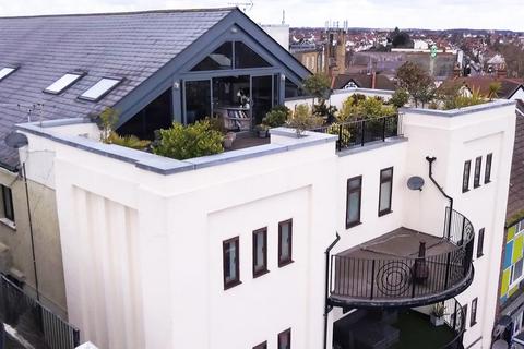 Penthouse Apartment, Stirling Hall, Leigh-On-Sea