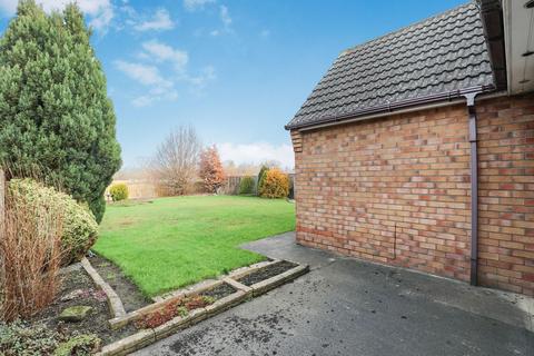 3 bedroom detached bungalow for sale, Elmpark View, York