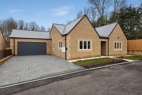 3 bedroom detached bungalow for sale, Normanhurst Park, Matlock DE4