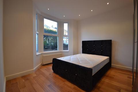 5 bedroom terraced house to rent, King Edward Road, London E17