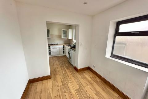 5 bedroom end of terrace house for sale, Eversley Avenue, Bexleyheath DA7