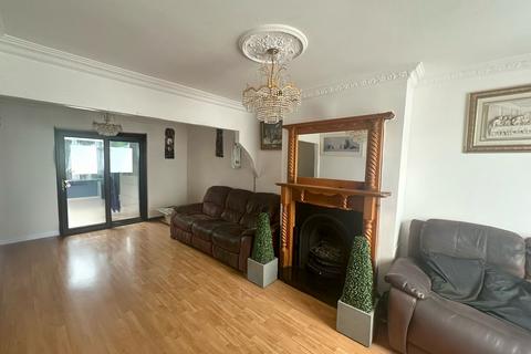 5 bedroom end of terrace house for sale, Eversley Avenue, Bexleyheath DA7