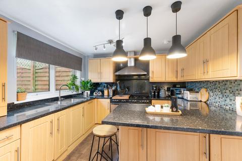 4 Bughtlin Drive, Edinburgh, EH12 8UX