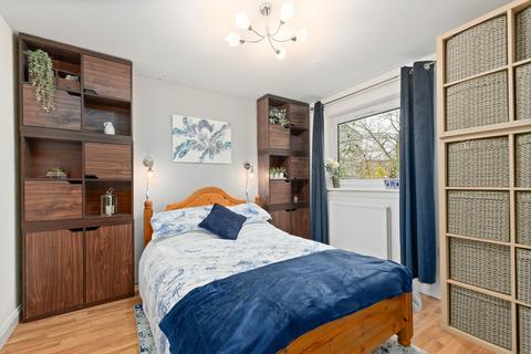 4 Bughtlin Drive, Edinburgh, EH12 8UX
