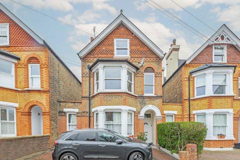 Minerva Road, Kingston Upon Thames KT1