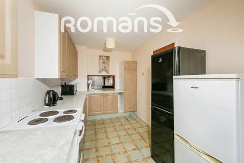 4 bedroom townhouse to rent, Cardinal Close, Caversham, Reading, RG4