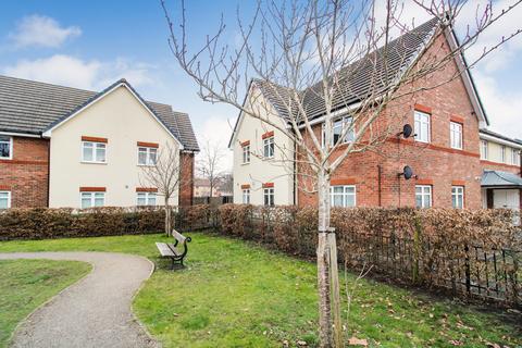 2 bedroom maisonette for sale, Kenley Place,  Farnborough , GU14