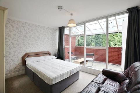 1 bedroom house to rent, Sanctuary Close, Harefield, Uxbridge, UB9