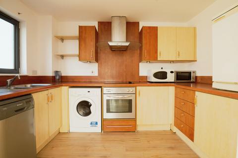2 bedroom flat to rent, Landmark Place, Ffordd Churchill, Caerdydd, CF10