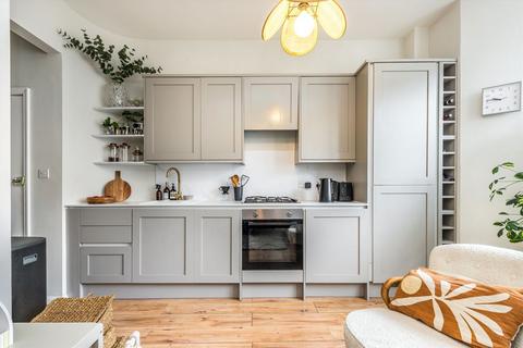 2 bedroom flat for sale, Graham Road, London E8